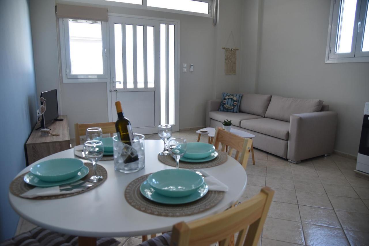Family Apartments 1 Lechaio Екстериор снимка