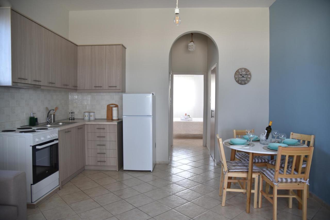 Family Apartments 1 Lechaio Екстериор снимка