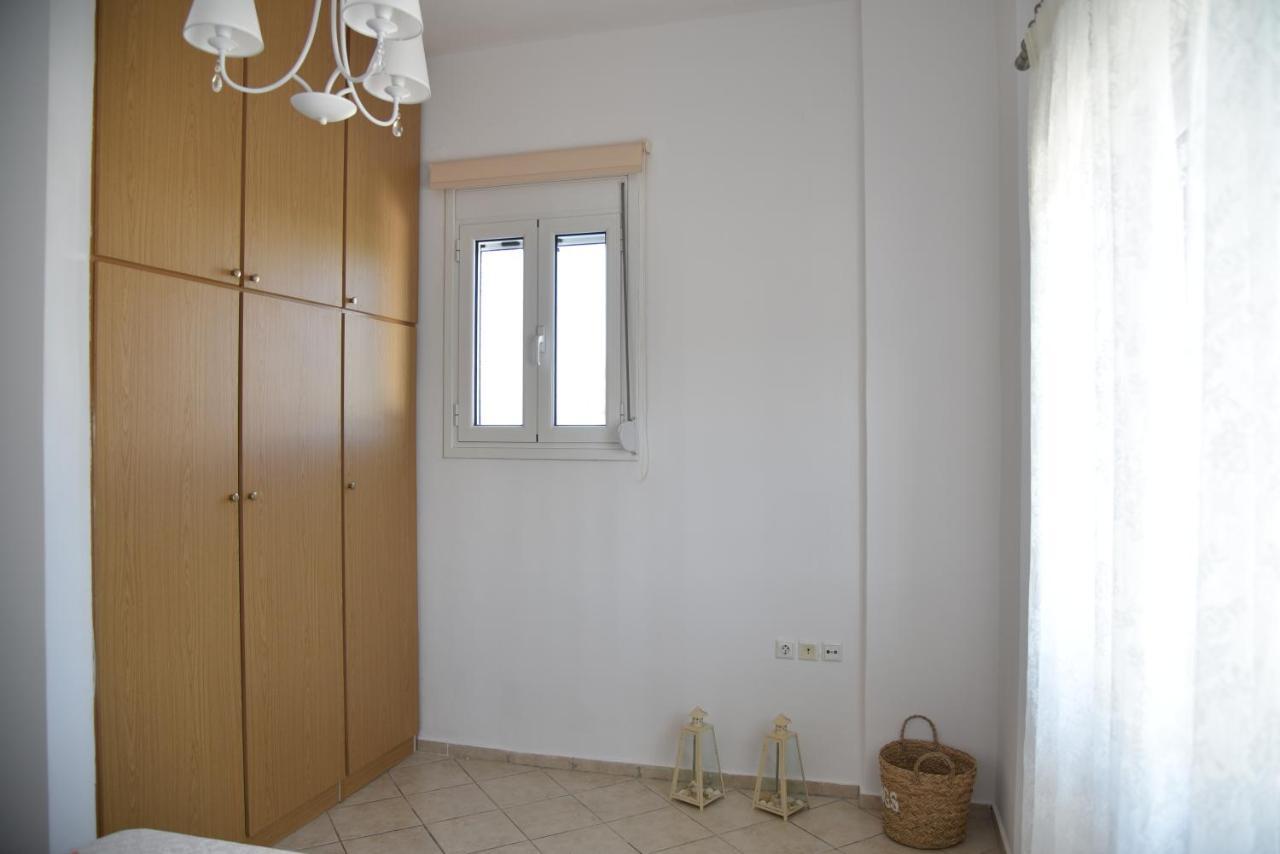 Family Apartments 1 Lechaio Екстериор снимка