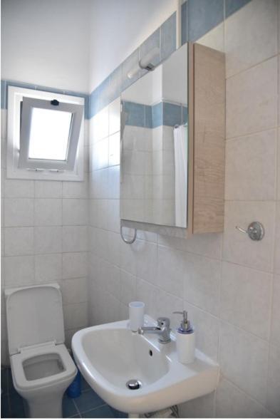 Family Apartments 1 Lechaio Екстериор снимка